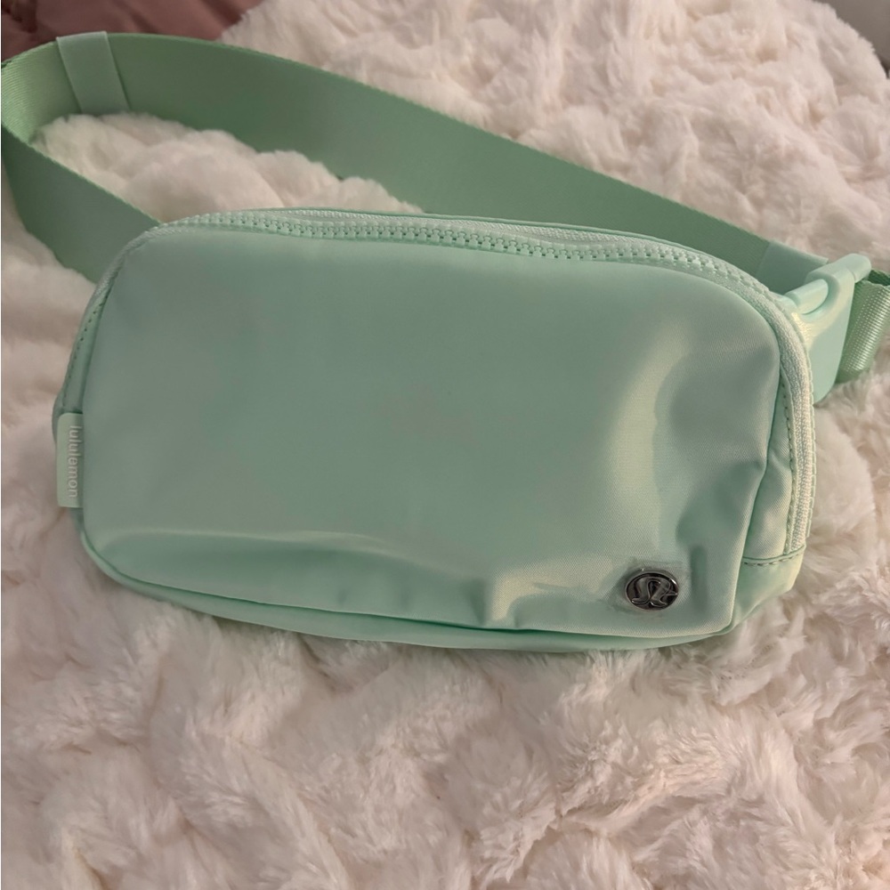 Lululemon Athletica Light Green Everywhere Belt Bag